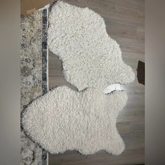 White Fluffy Rugs - Picture 1 of 1